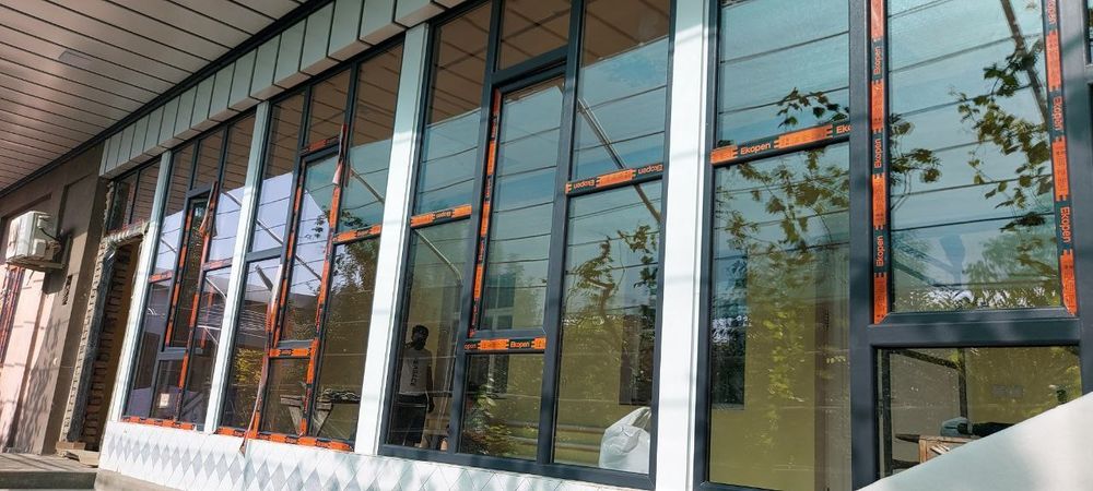 Изготовление дверей и окон акфа экопен