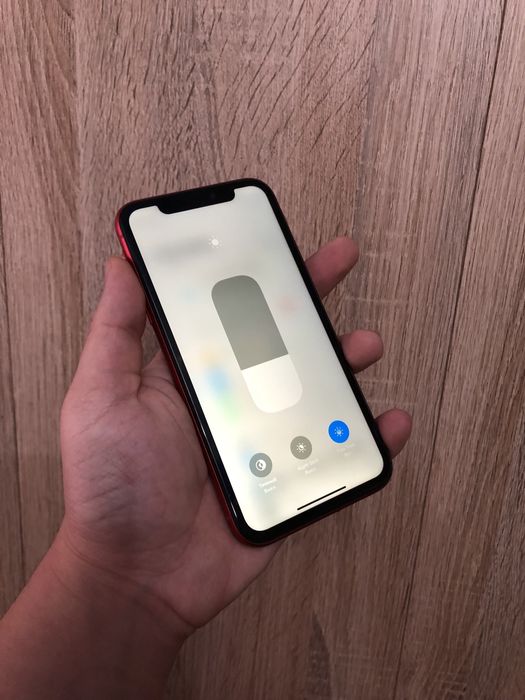 В продаже Айфон 11. 64Gb