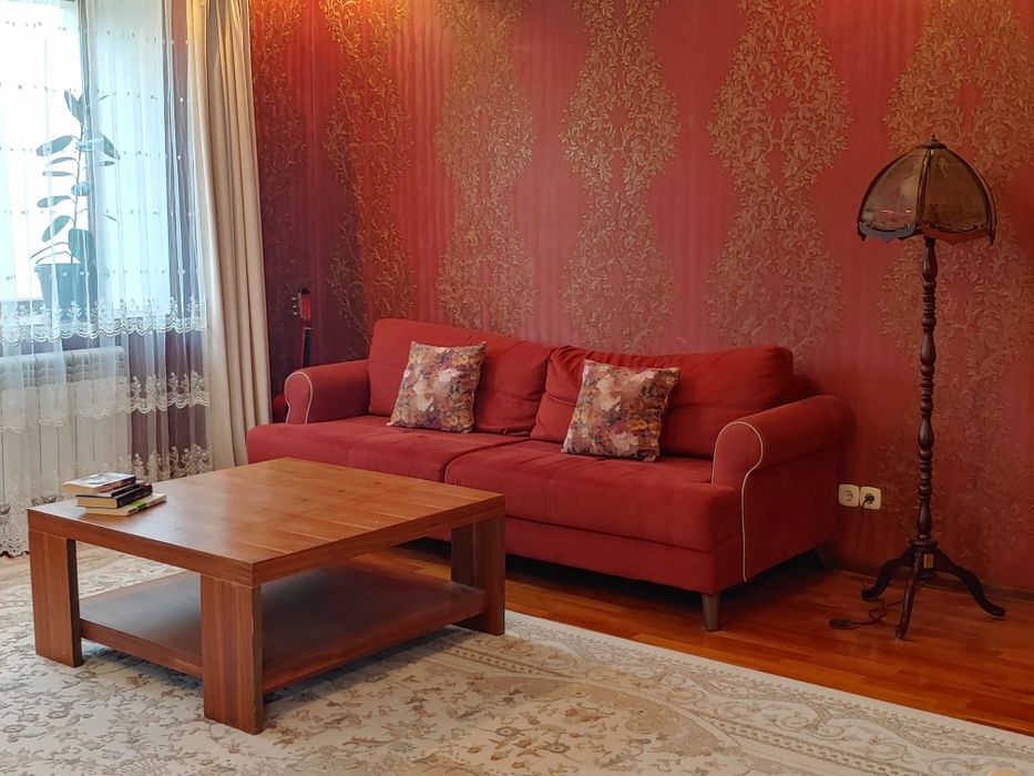 Журнальный столик