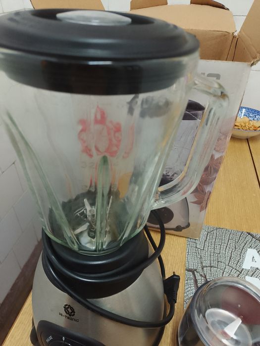 Blender/ Milkshake /storcator fructe HI-TRONIC NOU