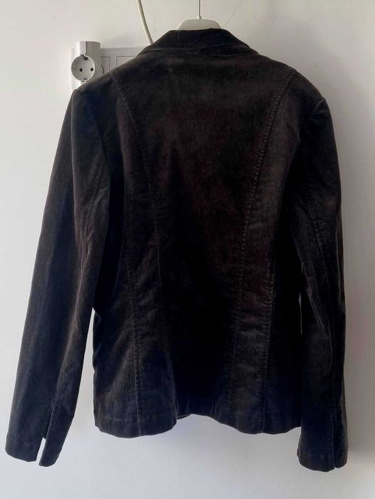 Сако от кадифе  Mango +ефектна перлена брошка