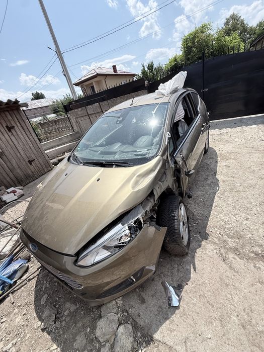 Vand sau schimb Ford Fiesta 1.0 Benzina