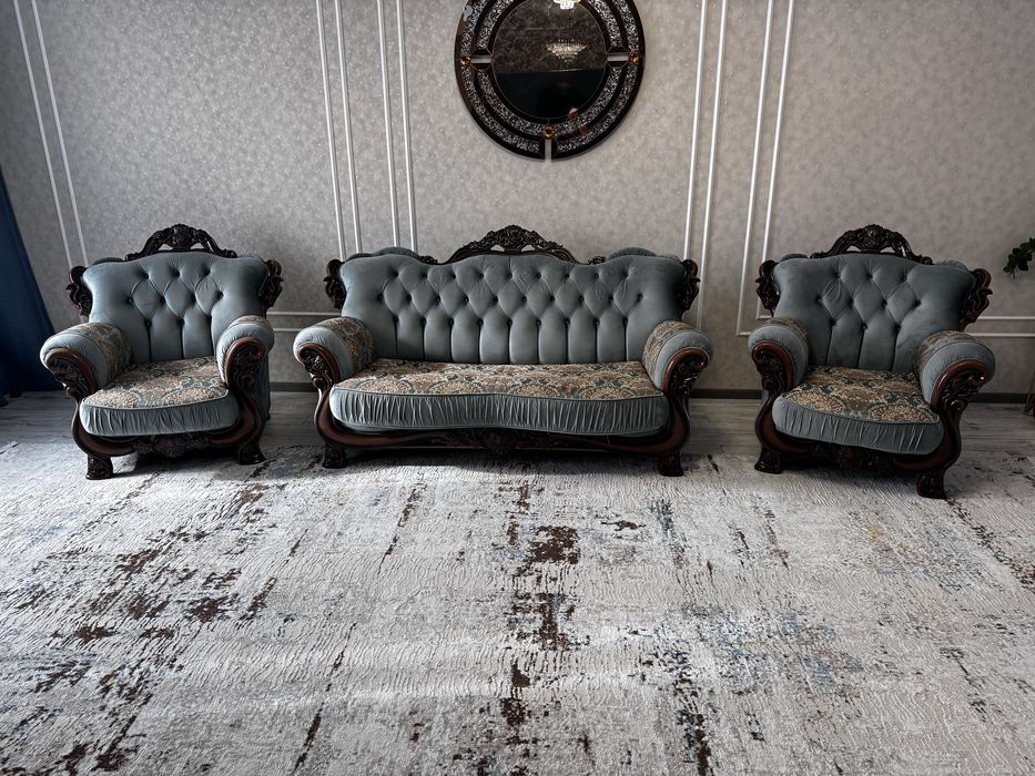 Диван и два кресла