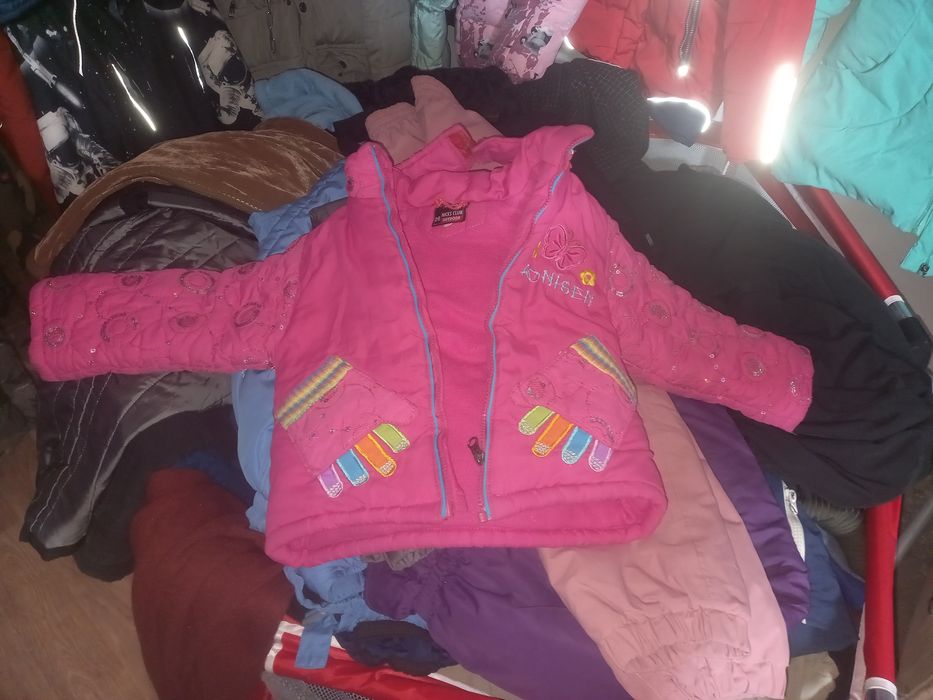 Продам детские куртки пишите на ватцап