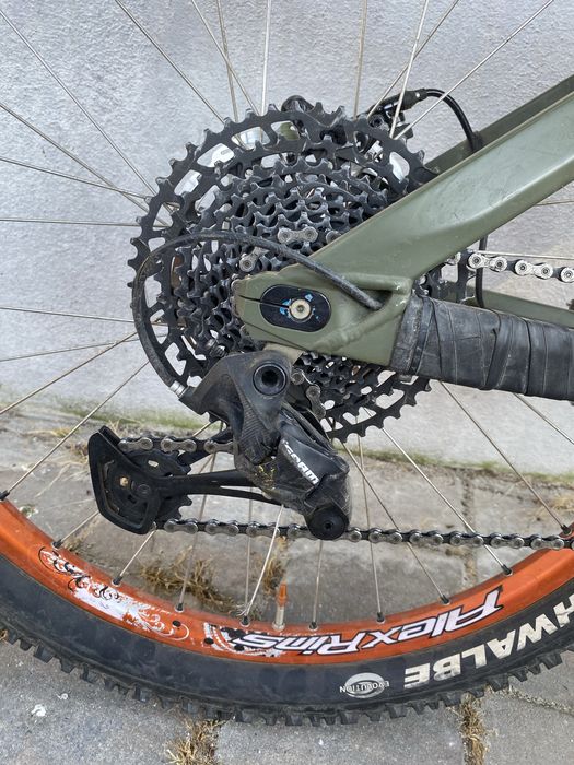 Vând bicicletă mondraker dh