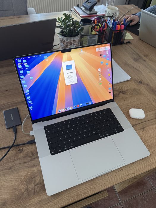Macbook 16 M1 pro, 16gb ram , 1tb