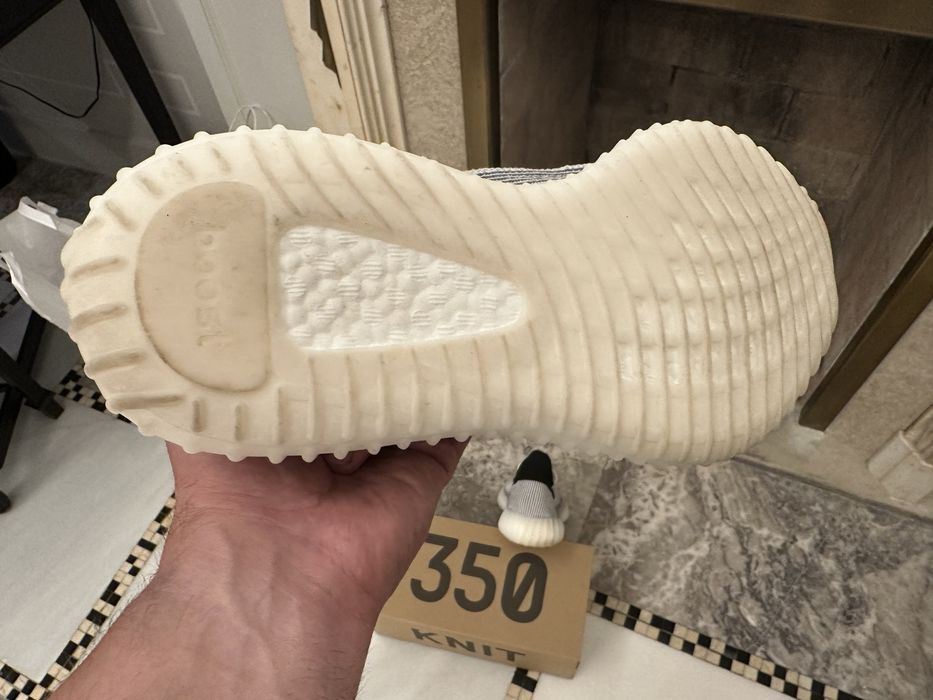 Adidas yezezy boost 350 noi cu factura  .. garantie 30 zi