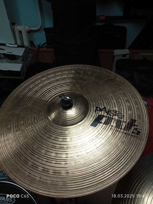 Тарелки для барабанов.