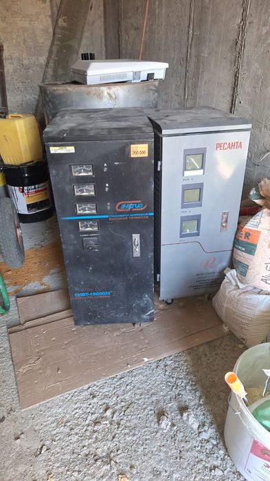 Продам стабилизатор высокого напряжении  3-шт идеальный состояние хоро