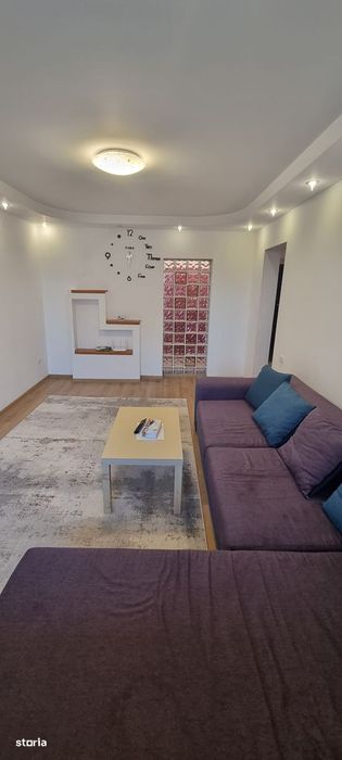 Apartament 3 camere decomandat zona Casa de Cultură