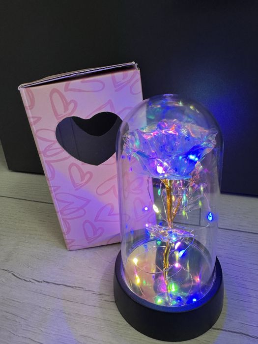 Lampa trandafir cu lumini