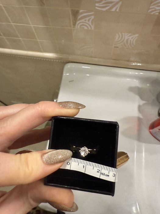 Кольцо с натуральным бриллиантом