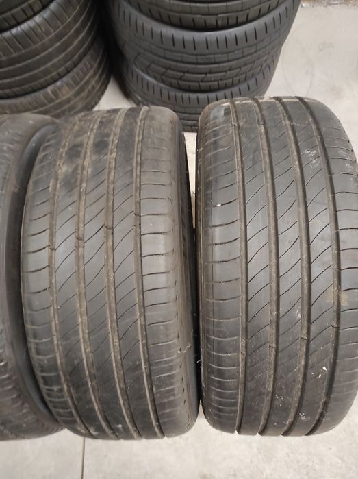 235/45/18 Michelin