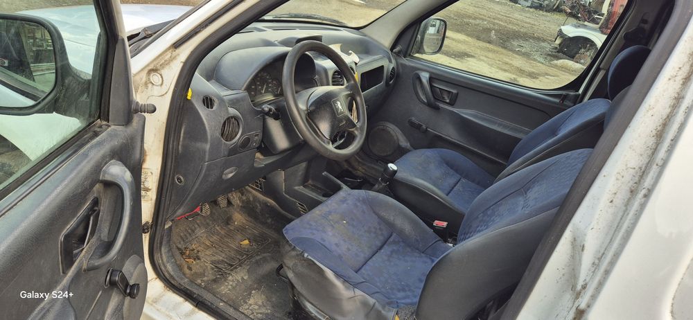 Dezmembram Peugeot Partner 2.0 RHY 2006