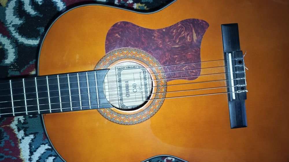 Yamaxa c 40   sotiladi hali yangi komplekt sotiladi