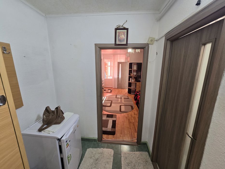 Garsoniera de vânzare