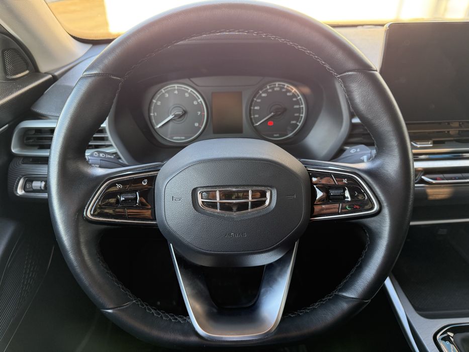 Geely Emgrand 2025