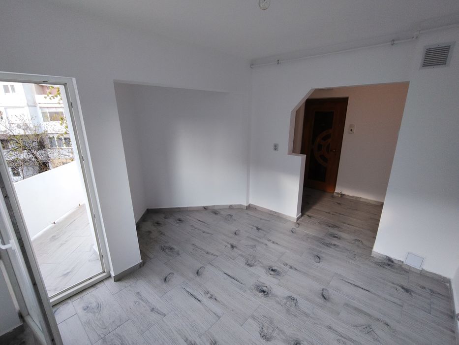 Apartament 2 camere finisat ,micro 16, etaj 2