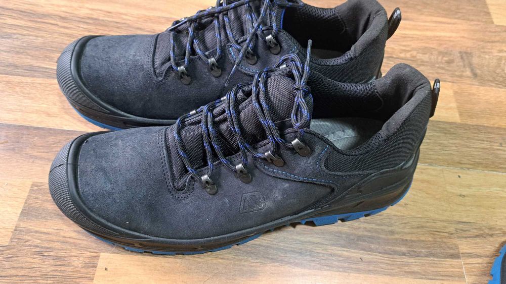 Работни с бомбе,кожени,нови-различни чифтове,размери от 38 до 48 номер