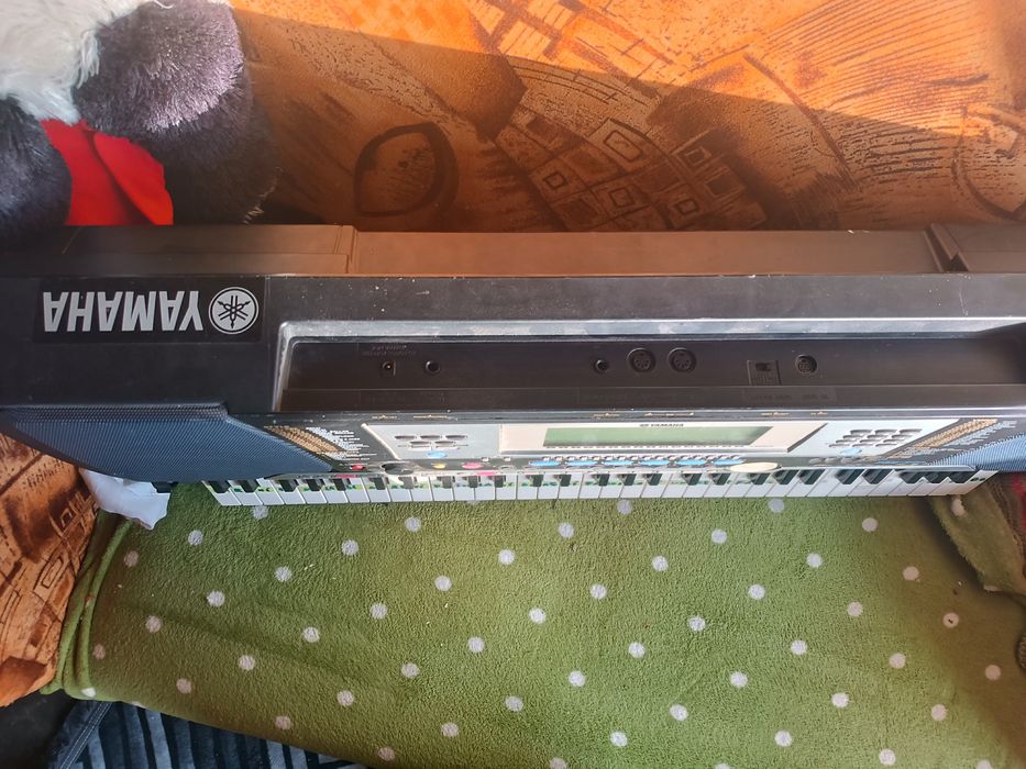 Vând orgă Yamaha prs-540