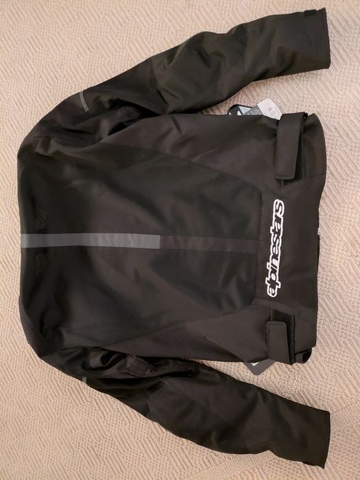 Продавам Моторджийско  яке Alpinestars