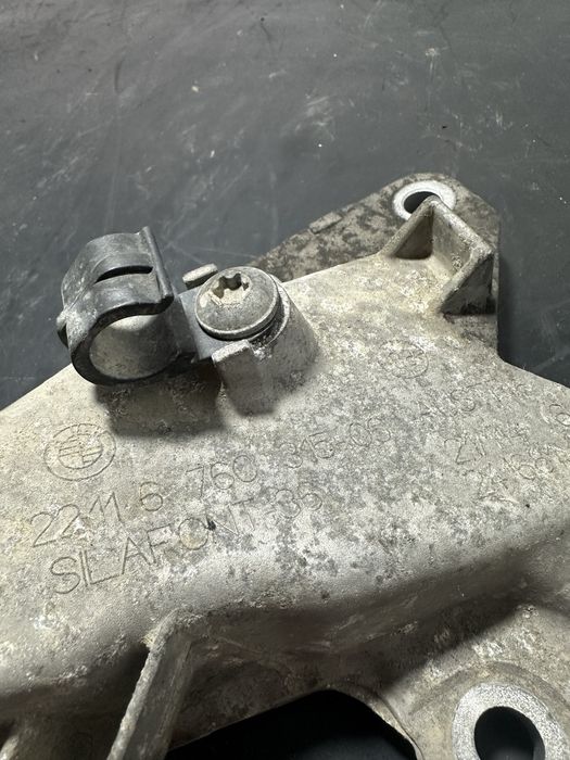 Suport motor stanga BMW Seria 3 E90 E91 E92 325i 330i 3.0 benzina 2.5