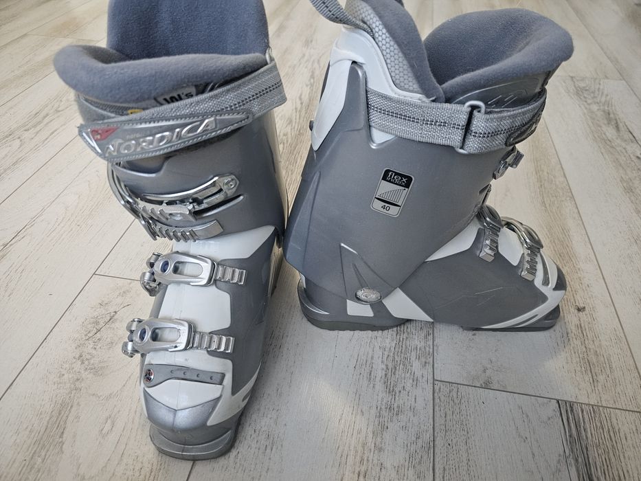 Clăpari Nordica marimea 36.5 , mondo:23.5 273mm