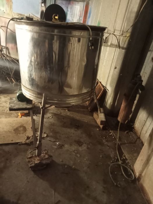 Центрофуга за мед