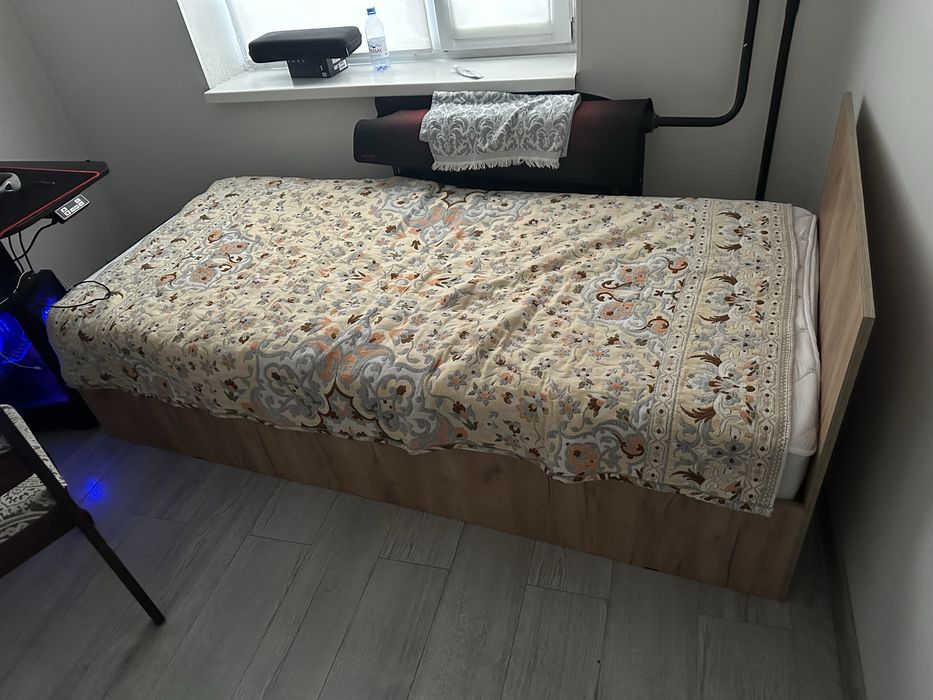 кровать с матрсом 210/100