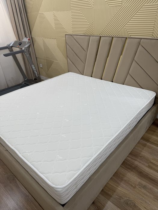 Продается Кровать с ортопедической матрасом