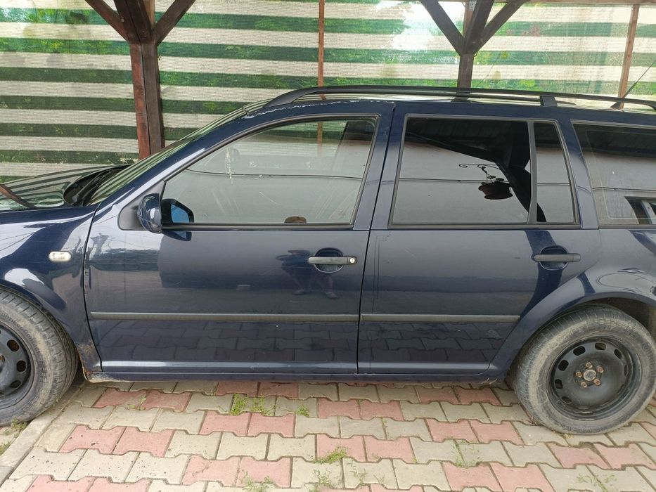 Vând Volkswagen Golf Break