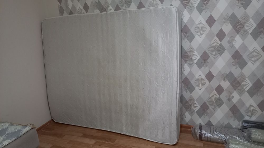Матрас б/у 160х200 бесплатно, самовывоз