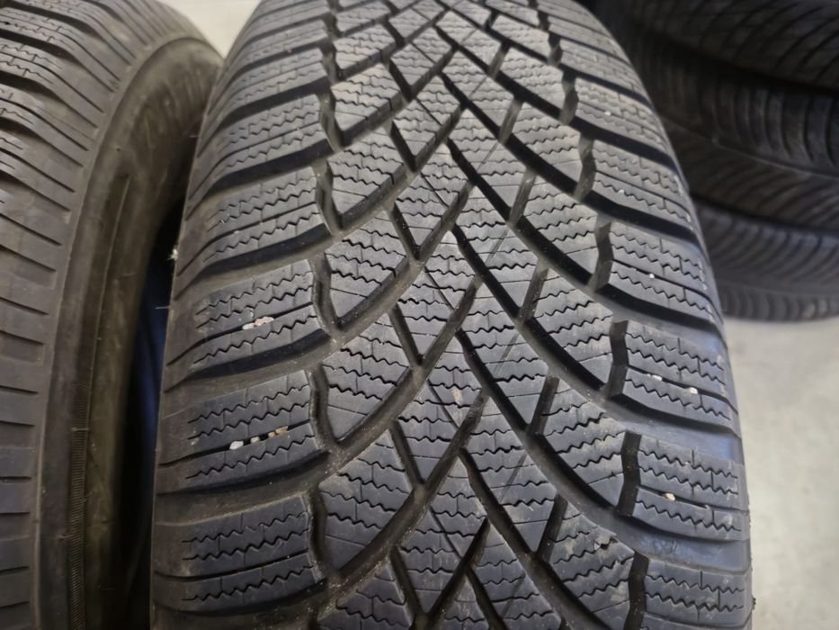 4 anvelope iarna Bridgestone 215 65 17 stare foarte buna
