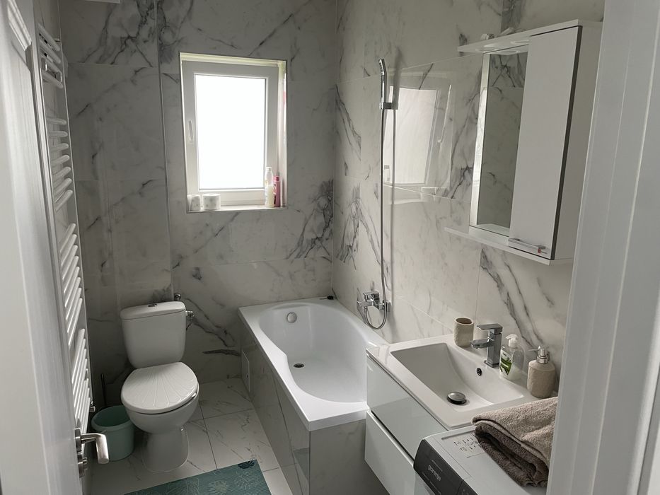 Inchiriez apartament termen lung
