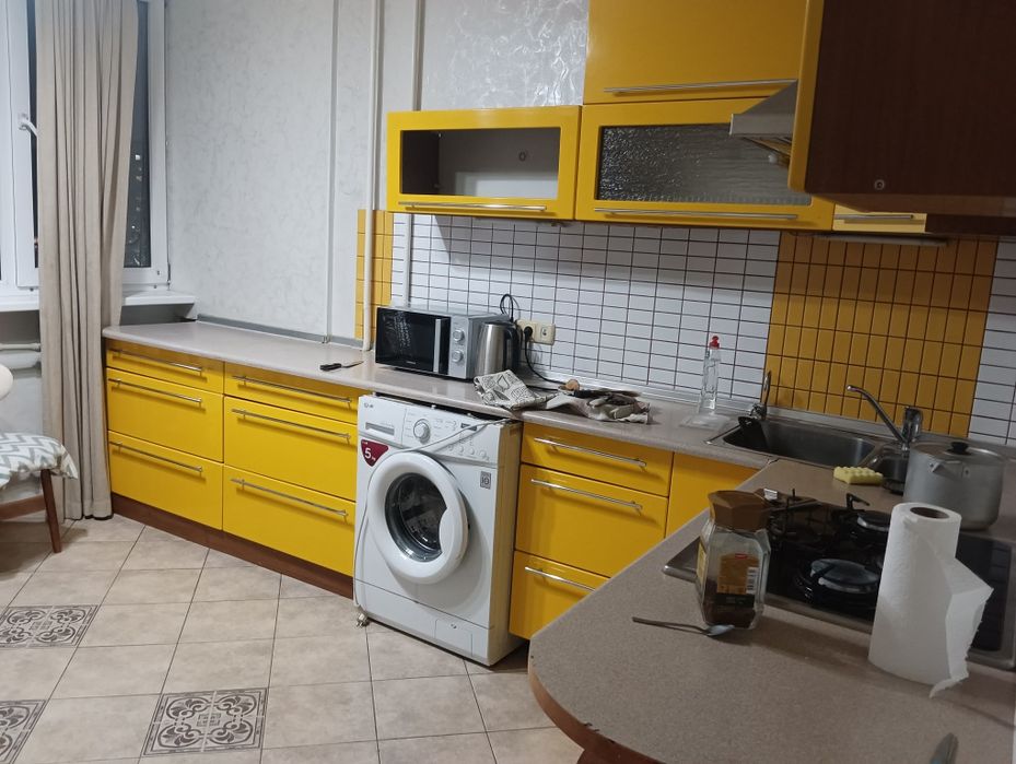 Продам кухонный гарнитур с техникой