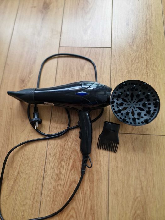 Гребен за изправяне Philips и Сешоар с три приставки