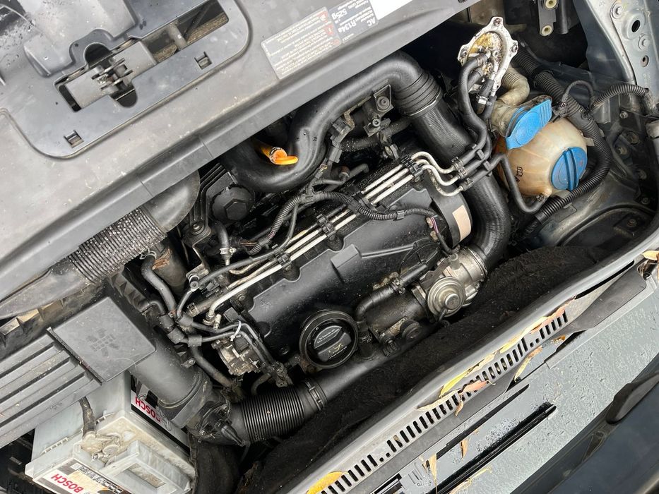 Dezmembrez Volkswagen touran 1.9d avq 2.0 bkp bkd 1.9 bkc bxe 1.6 fsi