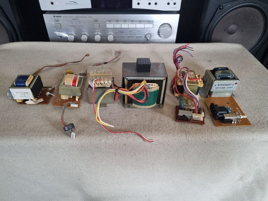 Pachet Transformatoare mici+traf Denon . Perfecta stare.