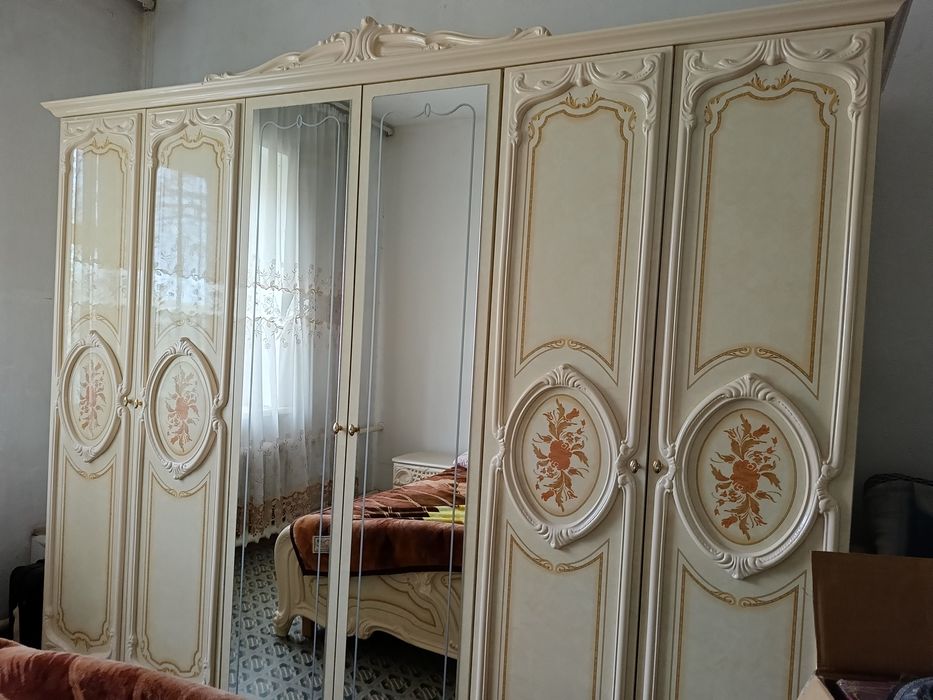 Спальный гарнитур