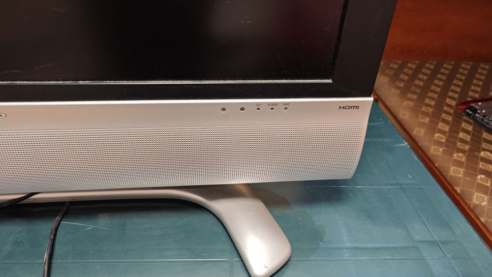 LCD sharp 32 инча