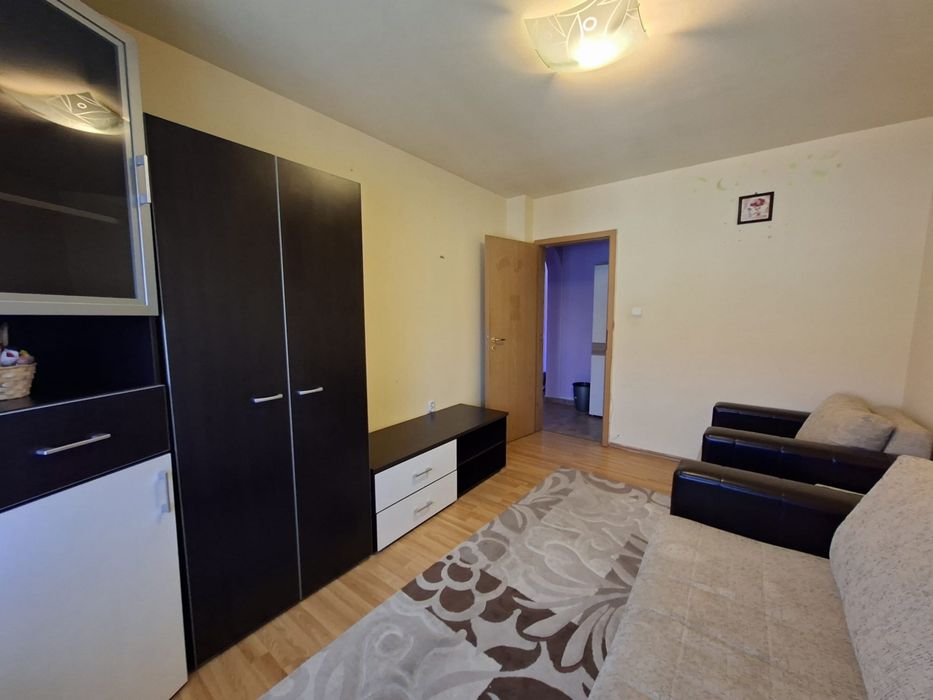 Apartament cu 2 camere decomamdat