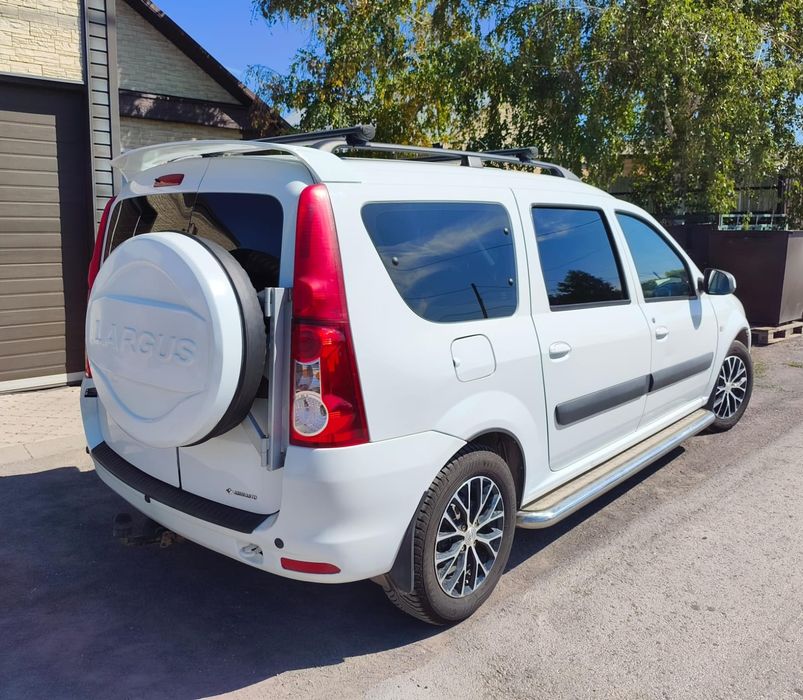 Продаю автомобиль Lada Largus