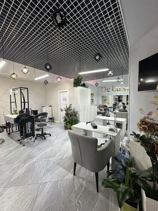 Сдам маникюрное место