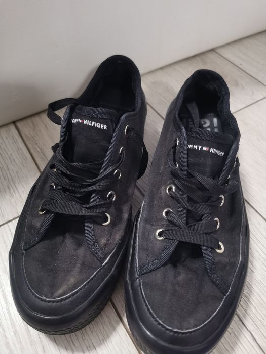Adidași Tommy Hilfiger, 38, dama