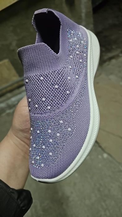 Продам макасины и изики