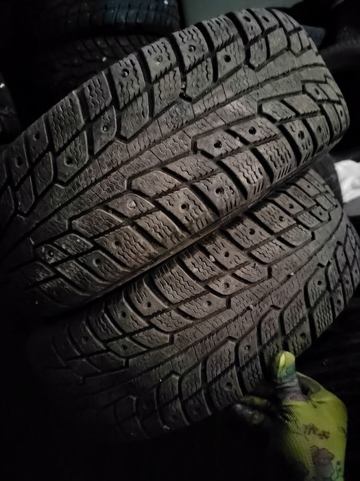 Продам пару зимних шин