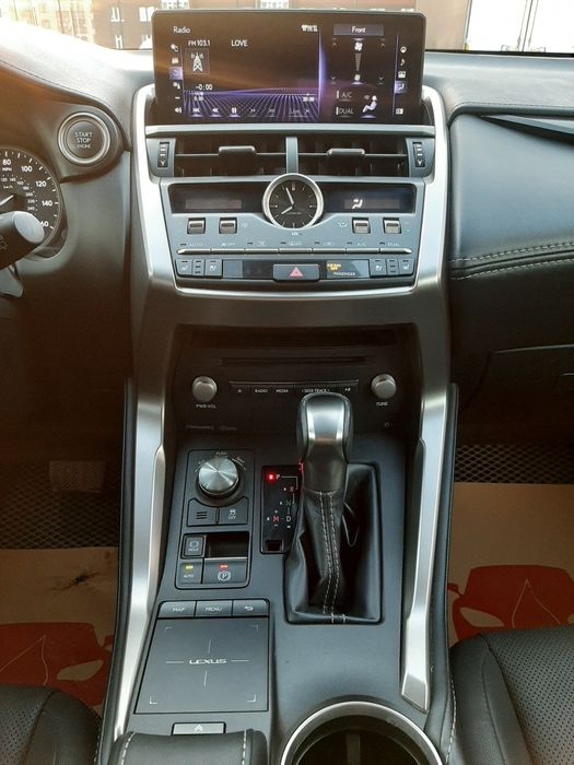 Продам Lexus NX 300