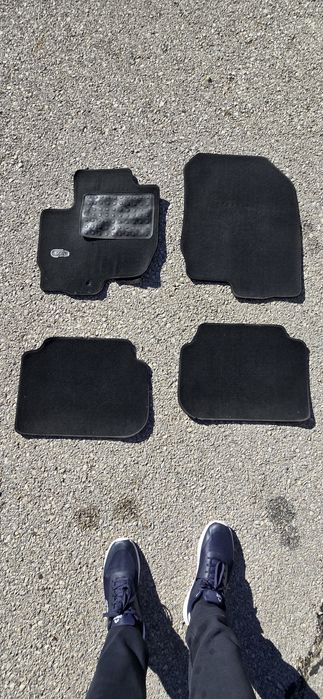 Мокетени оригинални стелки МЕРЦЕДЕС w212 и за Митсубиши Колт 2008г