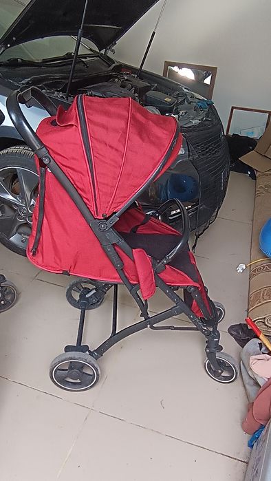 Продам детский столик и коляска