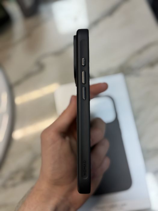 Husa iPhone 17 Pro Nomad Modern Case Black